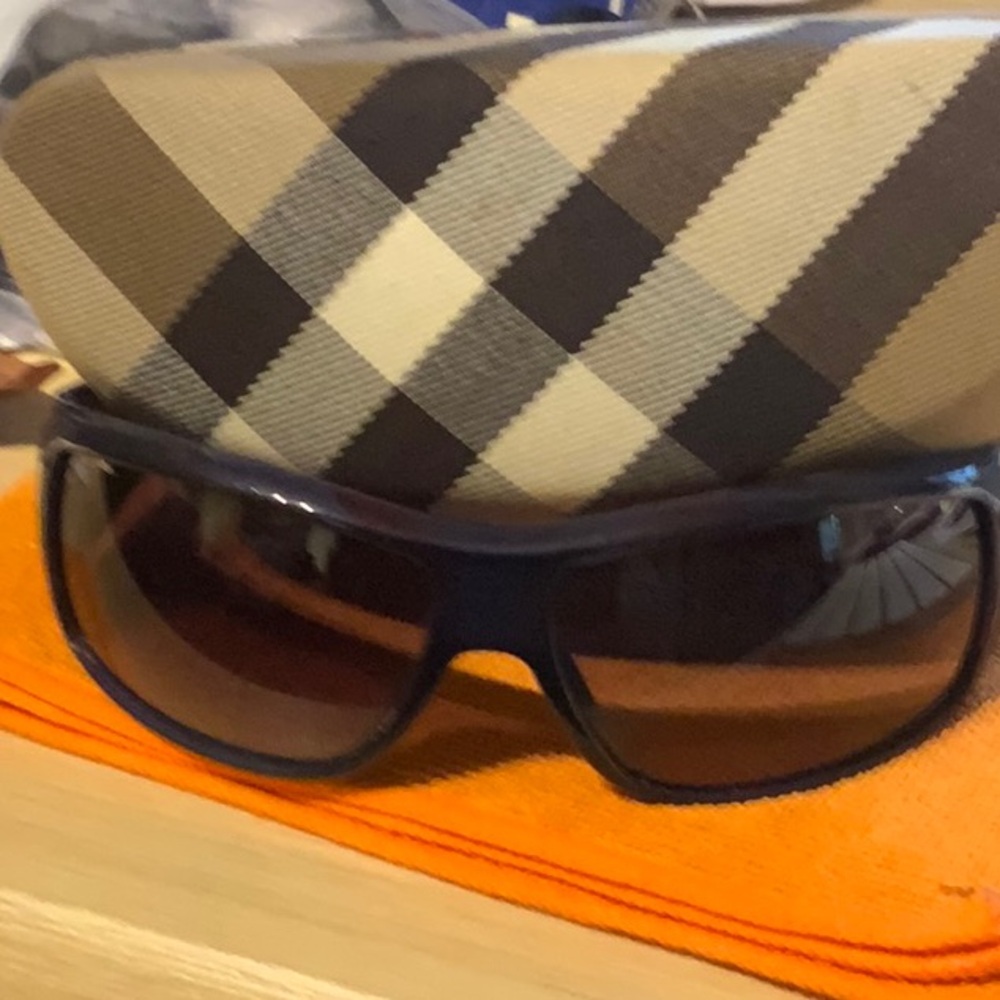 Burberry Women’s Blue sunglasses